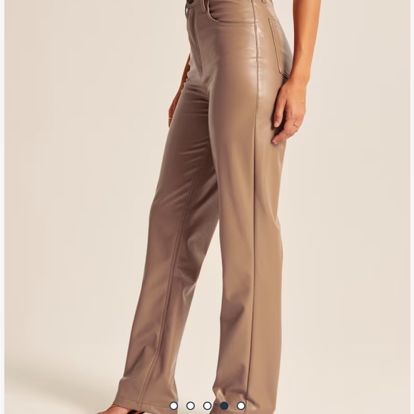 Women's Curve Love Vegan Leather 90s Straight Pants - Picture 4 of 6